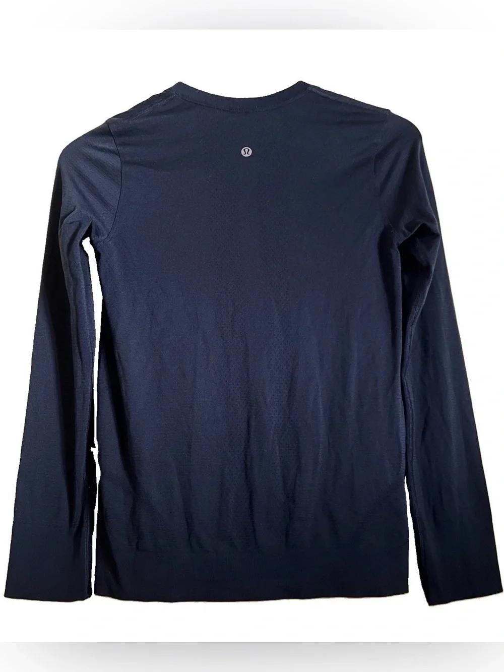 lululemon athletica bust 16